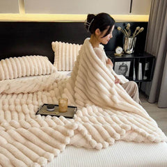 Luxurious All-Season Faux Rabbit Fur Throw Blanket – Ultra-Soft Flannel, Warm & Cozy for Couch, Bed, and Travel